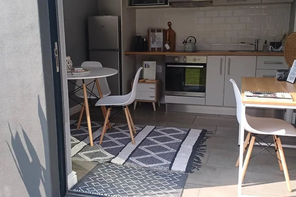 Hébergement de vacances Tiny Home On Broadway Port Elizabeth Afrique du Sud